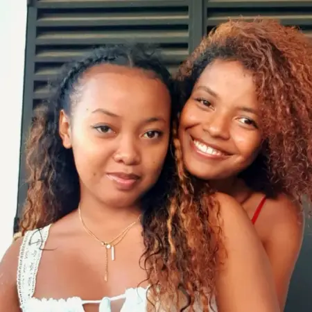 Duo Selena and Angella